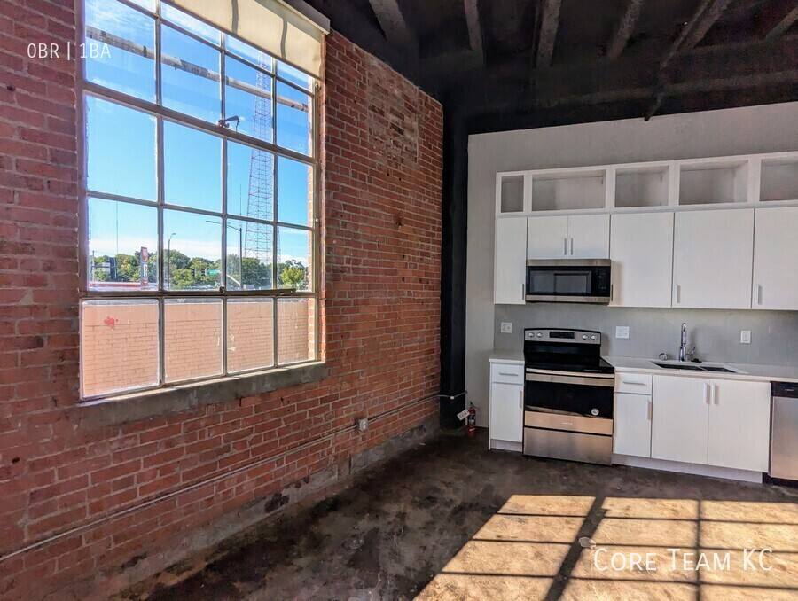 Condo for rent at 3200 Gillham #212, Kansas City, MO 64109