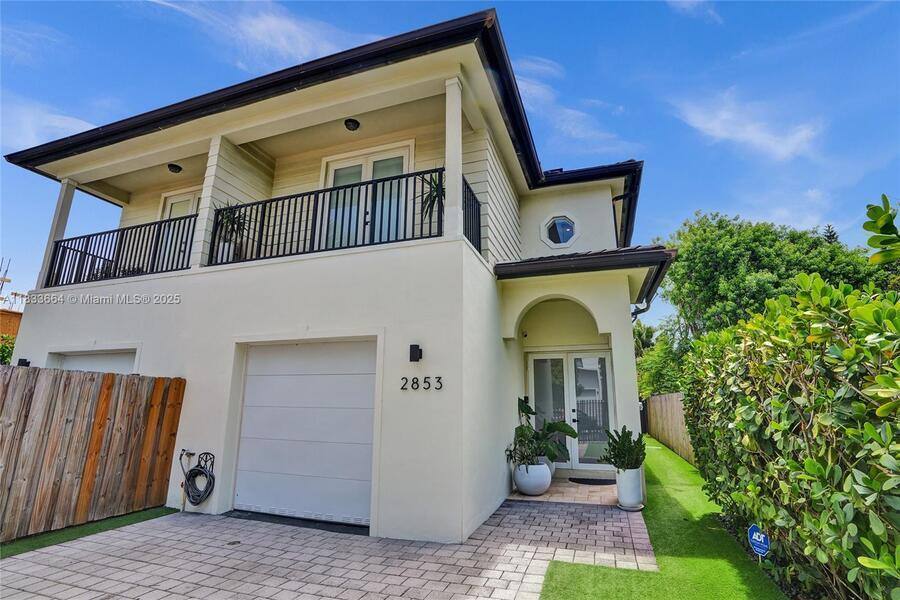 Townhouse for rent at 2851 SW 38th Court #2853, Miami, FL 33134