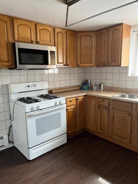 Apartment for rent at 22 E 48th St #22, Bayonne, NJ 07002