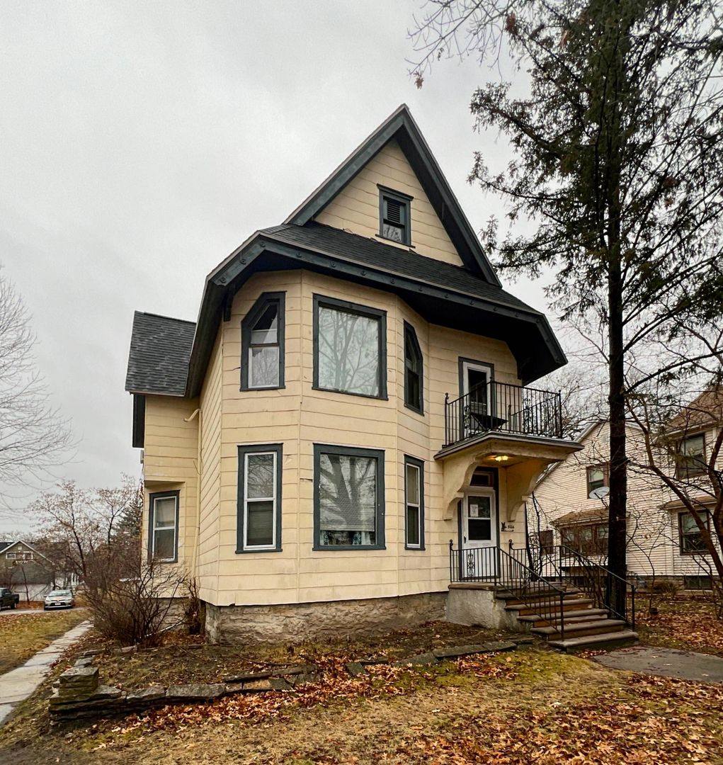 Apartment for rent at 526 S Webster Ave, Green Bay, WI 54301