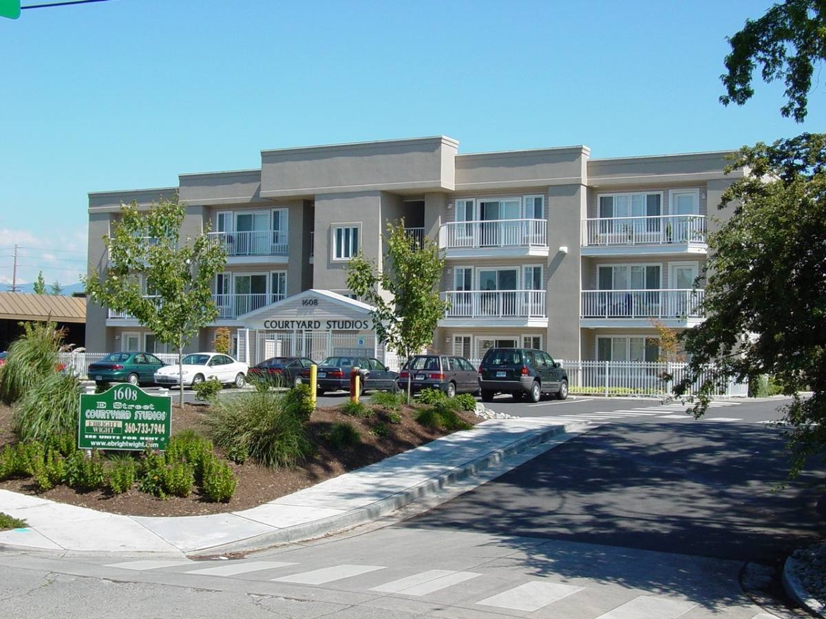 Apartment for rent at 1608 E St, Bellingham, WA 98225