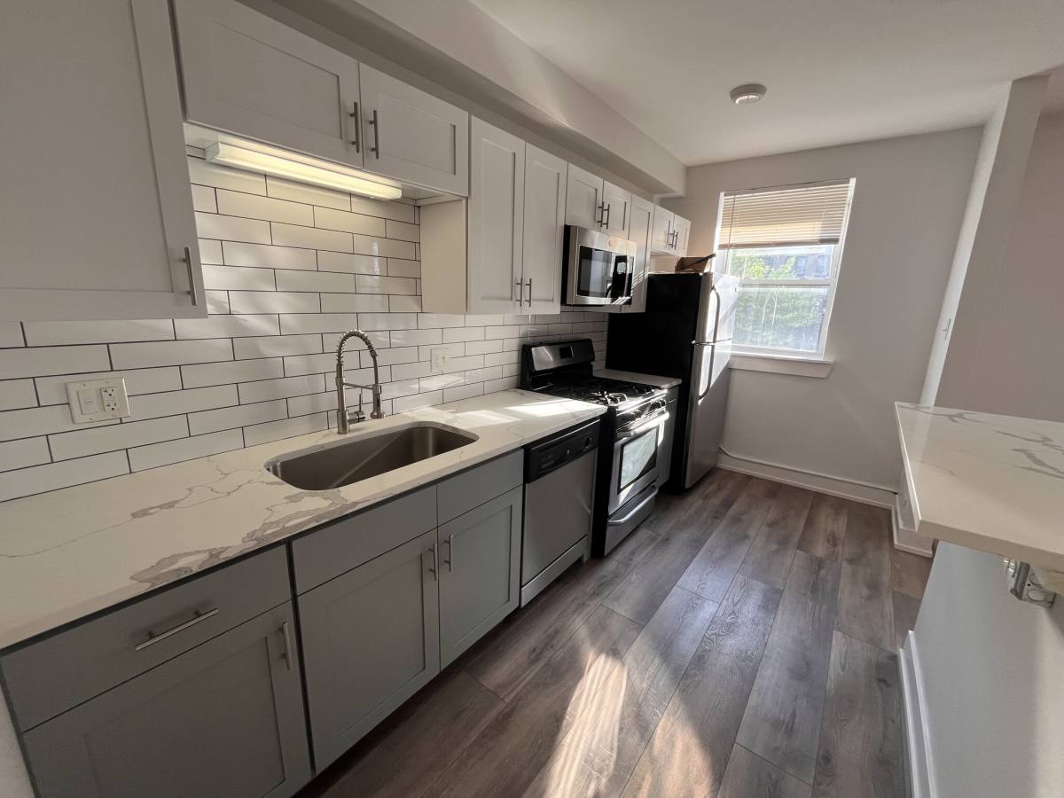 Apartment for rent at 5920 N Ridge Ave, Chicago, IL 60660