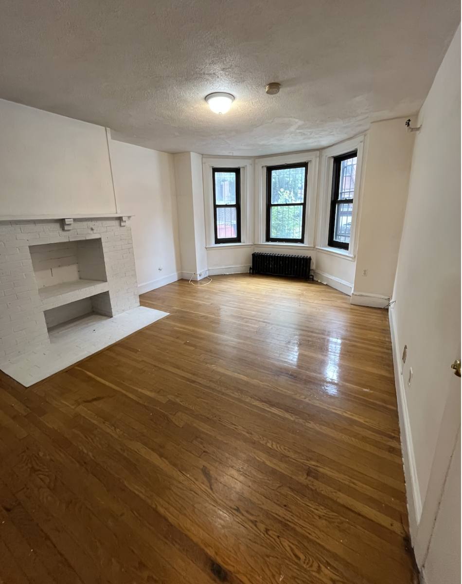 Apartment for rent at 289 Newbury #2, Boston, MA 02116