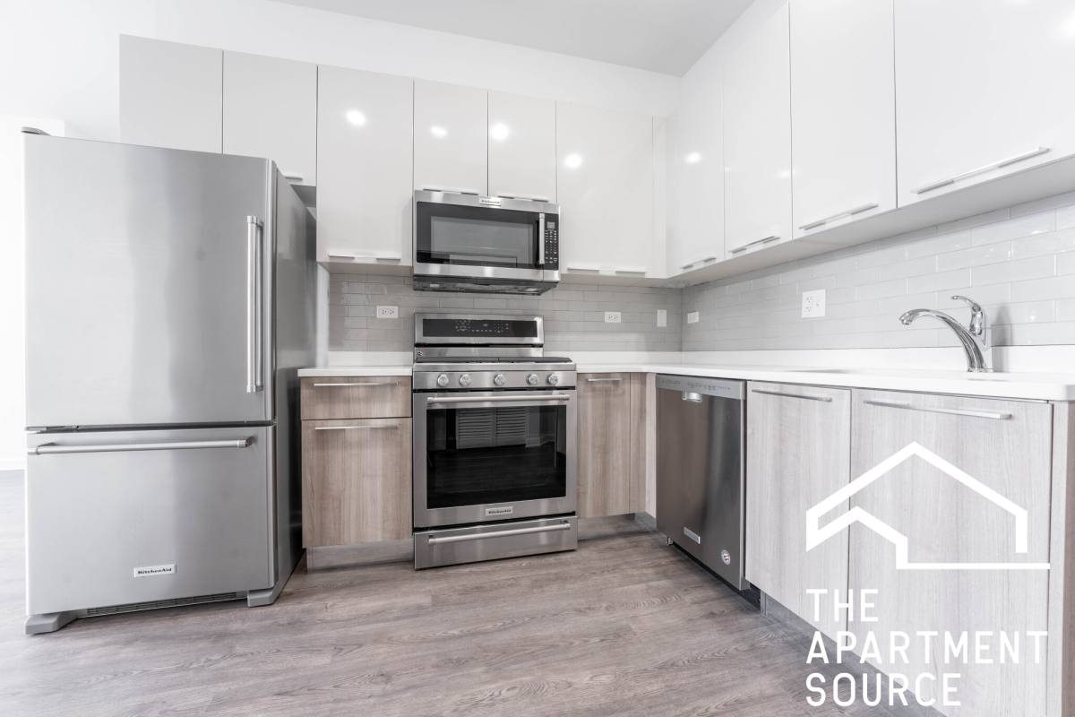 Condo for rent at 932 W Dakin St #301, Chicago, IL 60613