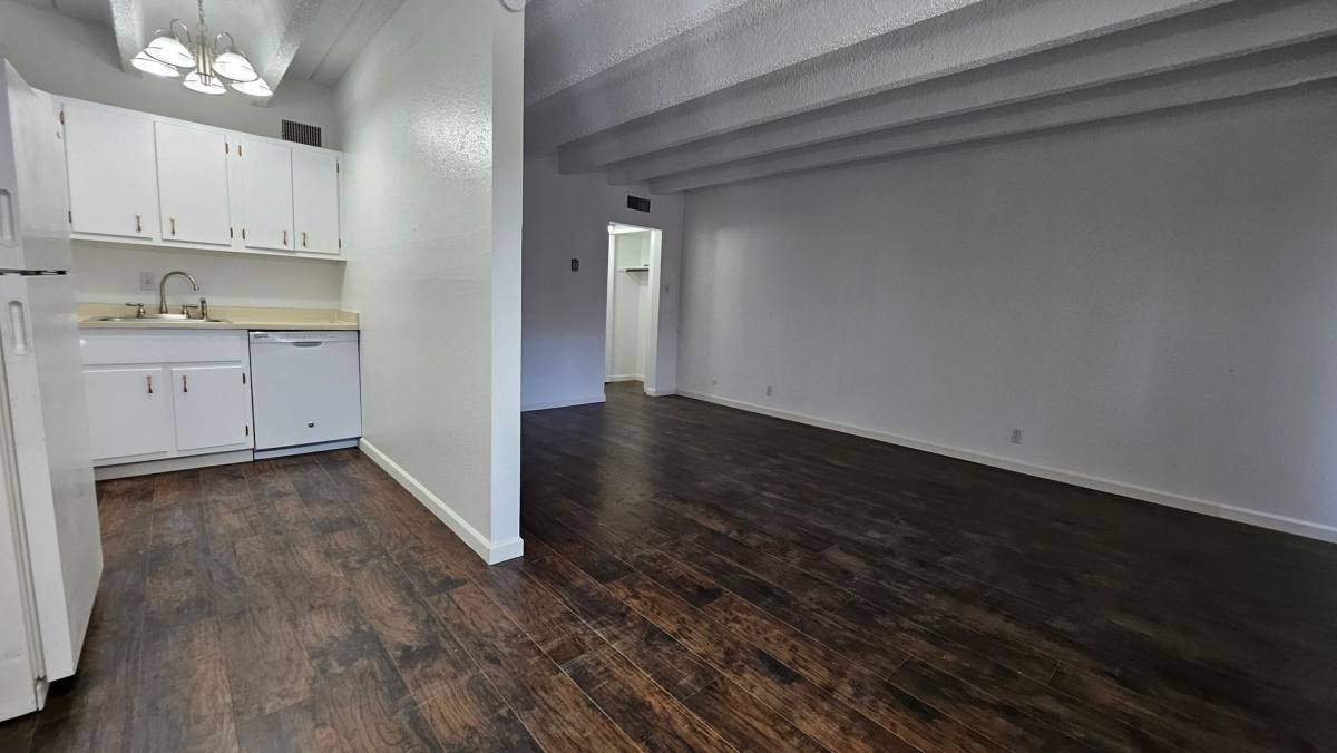 Apartment for rent at 1100 Alvarado Dr SE, Albuquerque, NM 87108