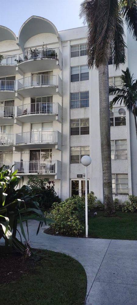 Apartment for rent at 484 NW 165th St Rd #A214, Miami, FL 33169