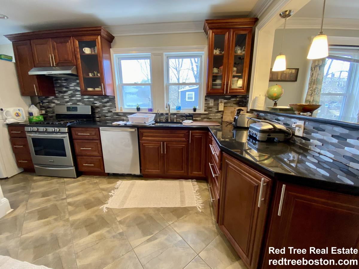Apartment for rent at 98 Whitford St #2, Roslindale, MA 02131