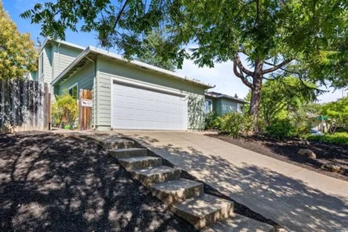 Apartment for rent at 828 Vistamont Court -832 Monterose, Santa Rosa, CA 95409