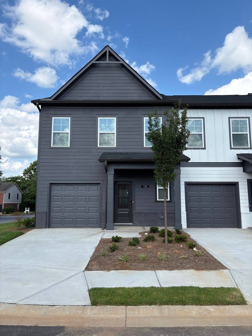 Townhouse for rent at 134 Lauren St, Adairsville, GA 30103