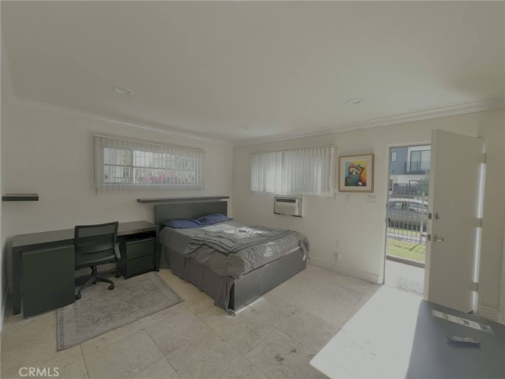Apartment for rent at 5255 Denny Ave, North Hollywood, CA 91601