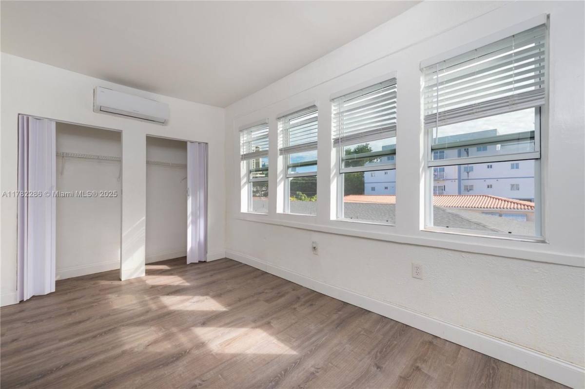 501 SW 6th Court #215, Miami, FL 33130
