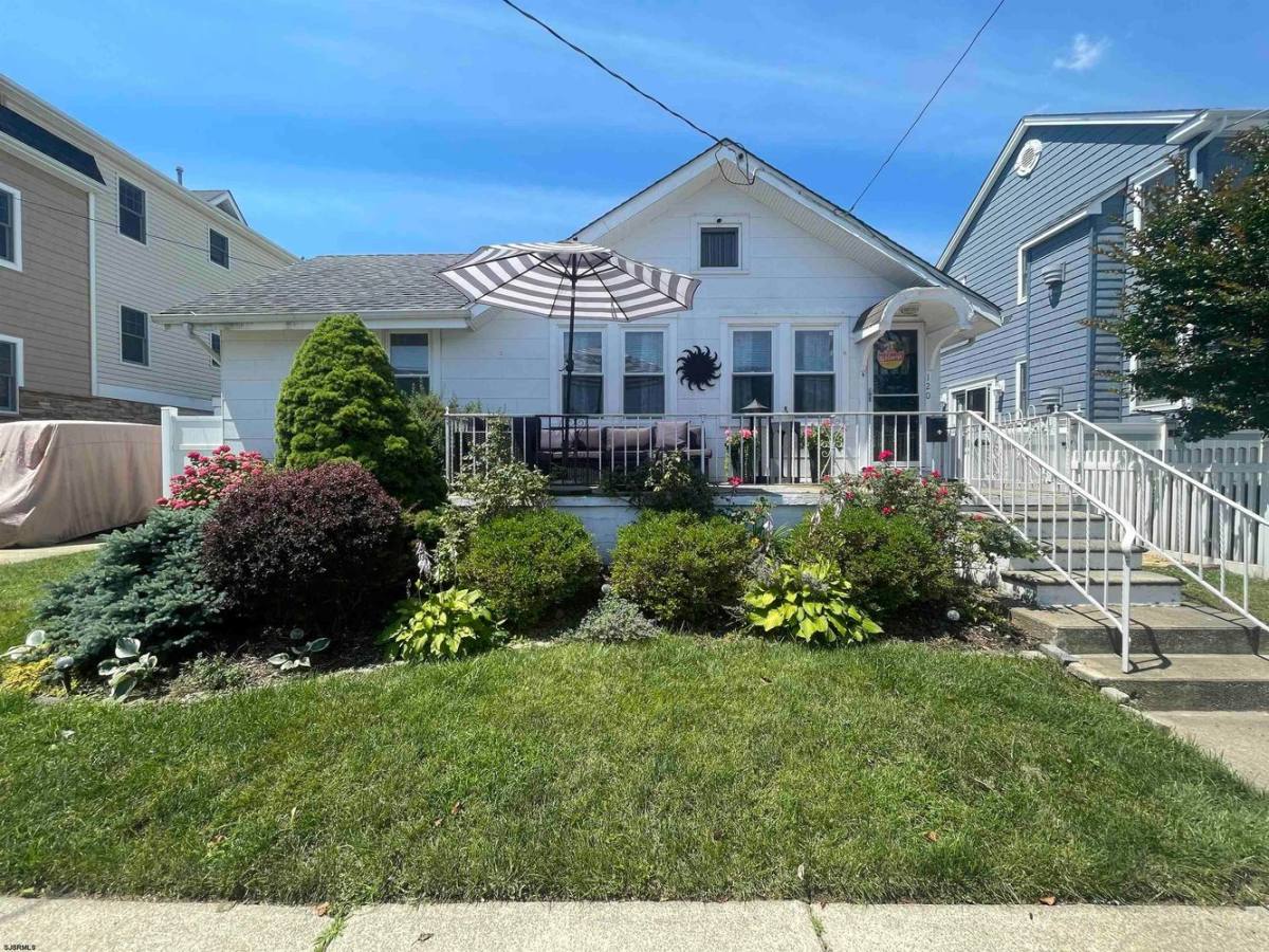 Apartment for rent at 120 N Monroe Ave #WINTER Rental-Winter, Atlantic City, NJ 08401