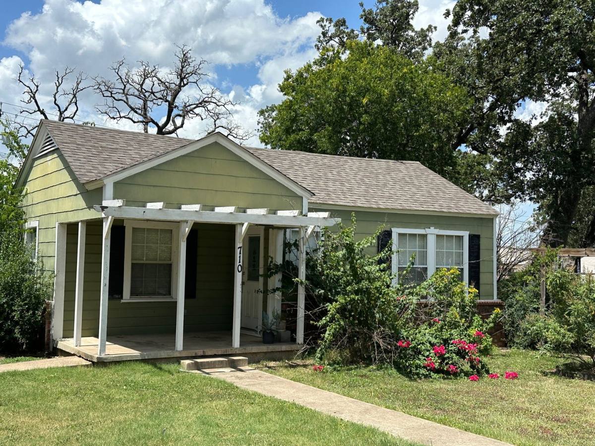 House for rent at 710 Meadow Lane, Bryan, TX 77802