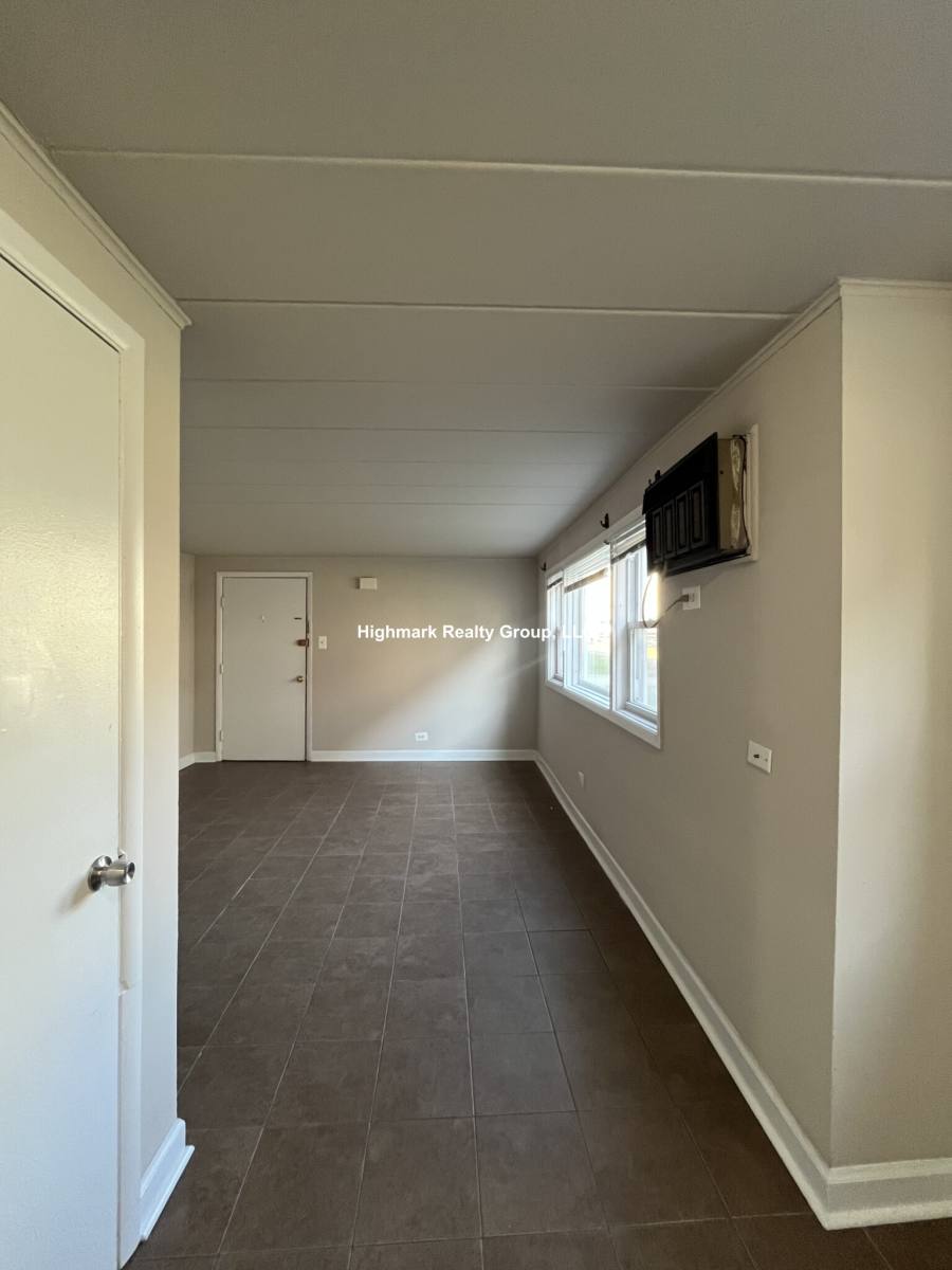 Apartment for rent at 9620 Ivanhoe Ave #8, Schiller Park, IL 60176