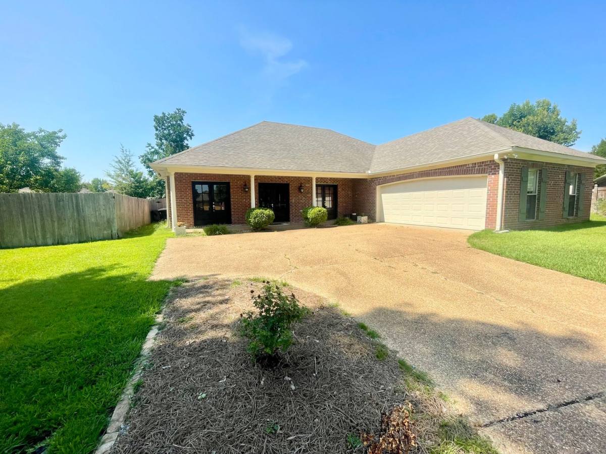 House for rent at 105 Lynwood Court, Canton, MS 39046