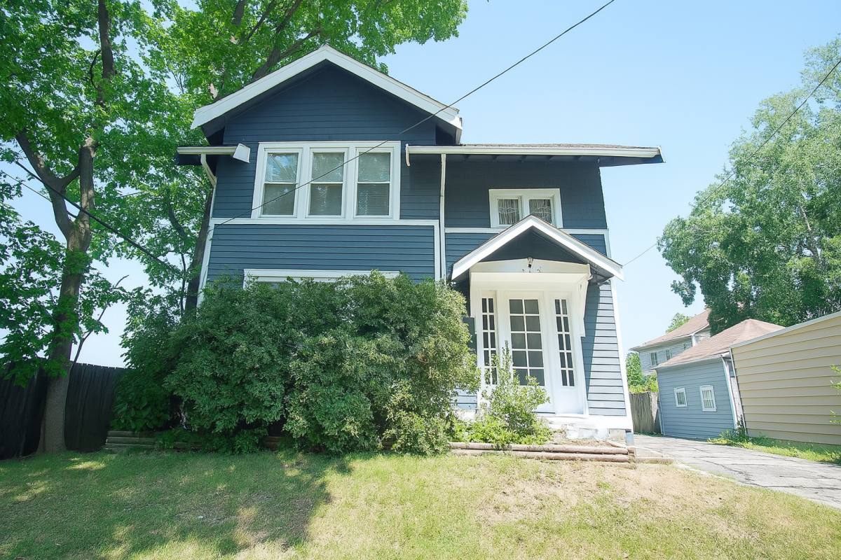 Apartment for rent at 1741 Middlehurst Rd, Cleveland, OH 44118