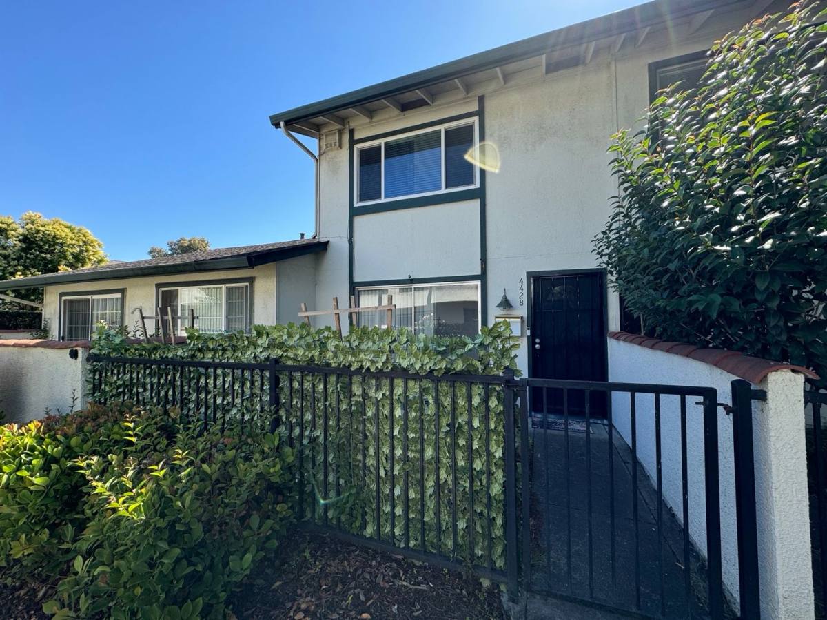 Townhouse for rent at 4428 Viejo Way, Hayward, CA 94541
