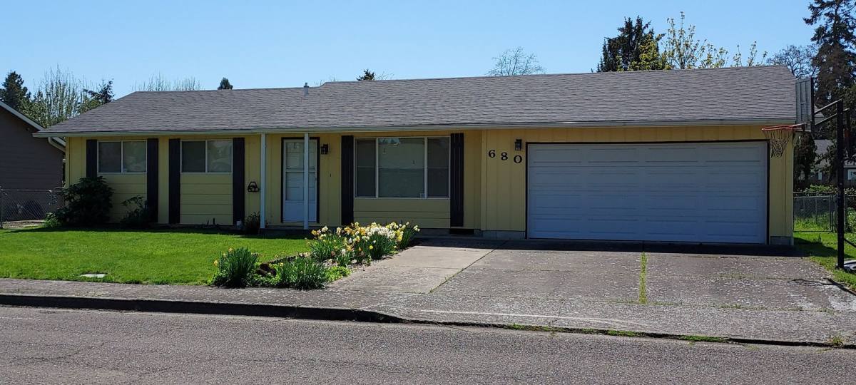 Apartment for rent at 680 W Isabella St, Lebanon, OR 97355