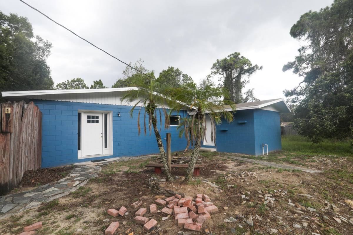 House for rent at 172 W Kelly Park Rd, Apopka, FL 32712