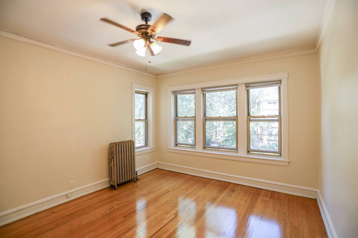Apartment for rent at 1357 W Greenleaf #1A, Chicago, IL 60645