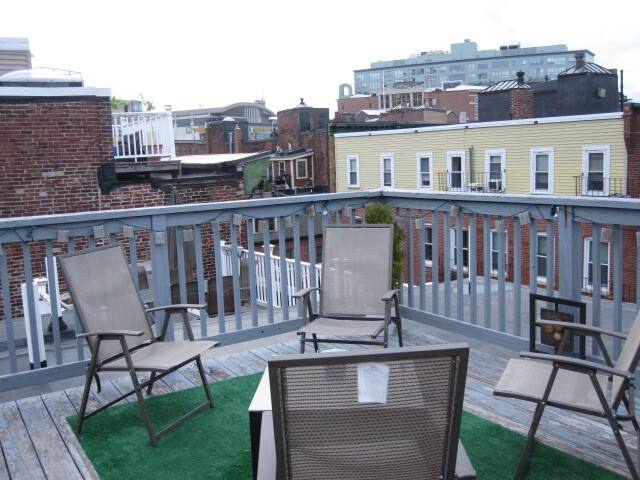 House for rent at 18 Thacher St, Boston, MA 02113