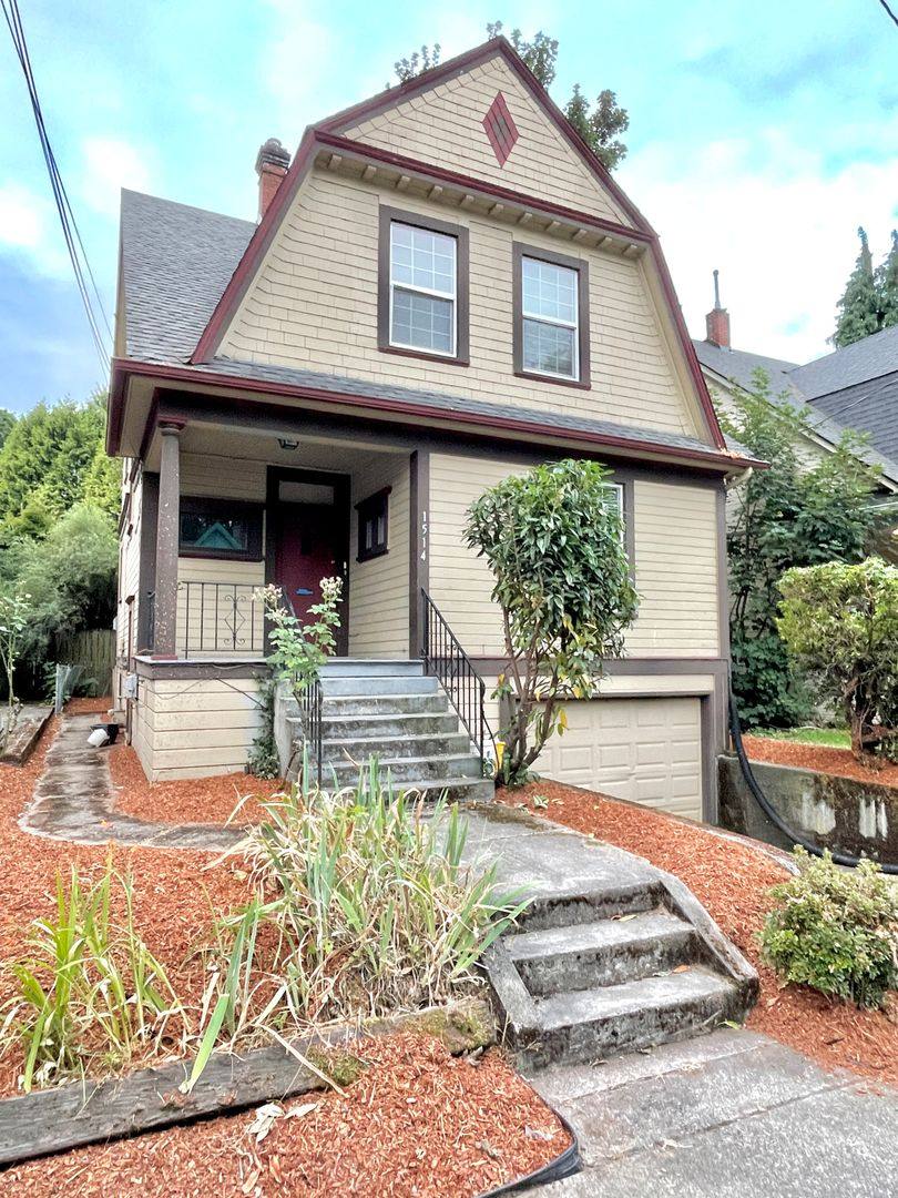 House for rent at 1514 SE Belmont St, Portland, OR 97214