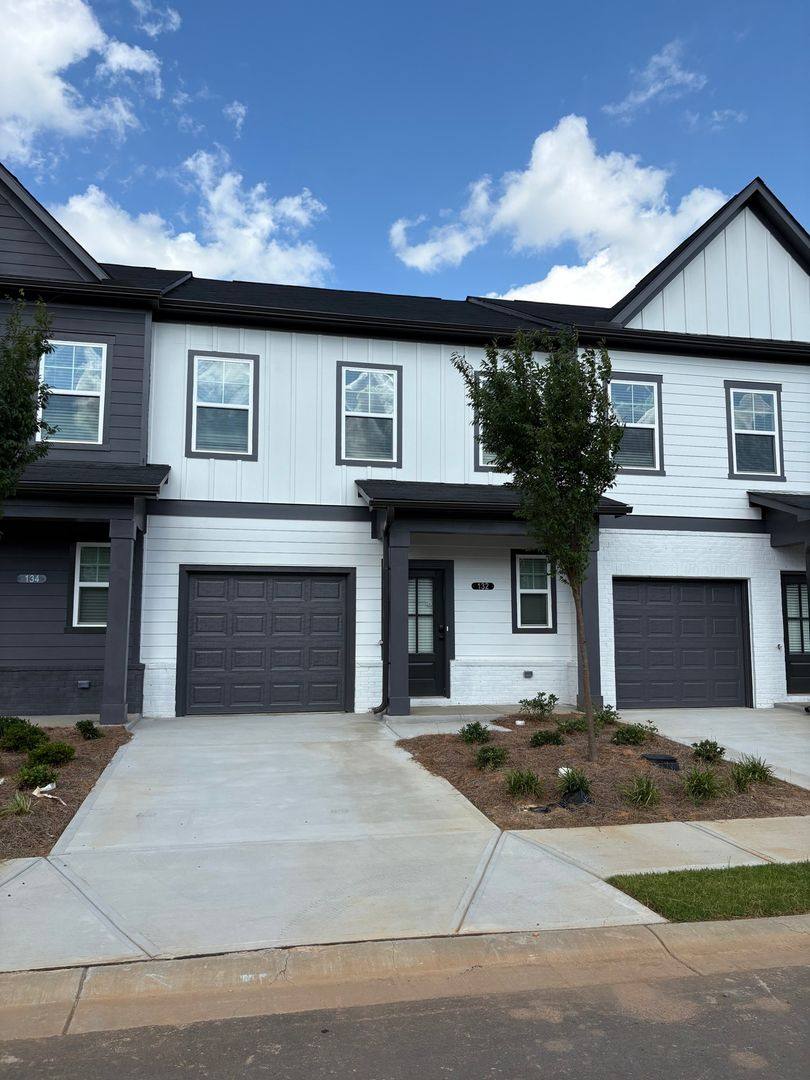 Townhouse for rent at 132 Lauren St, Adairsville, GA 30103