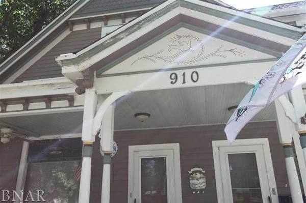 Apartment for rent at 910 Summit, Bloomington, IL 61701
