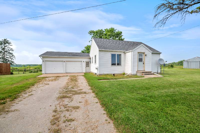 House for rent at 4111 Luxemburg Rd, New Franken, WI 54229