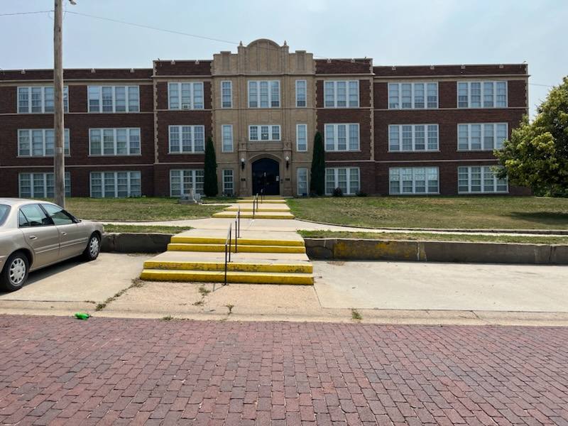 Apartment for rent at 720 J St, Fairbury, NE 68352