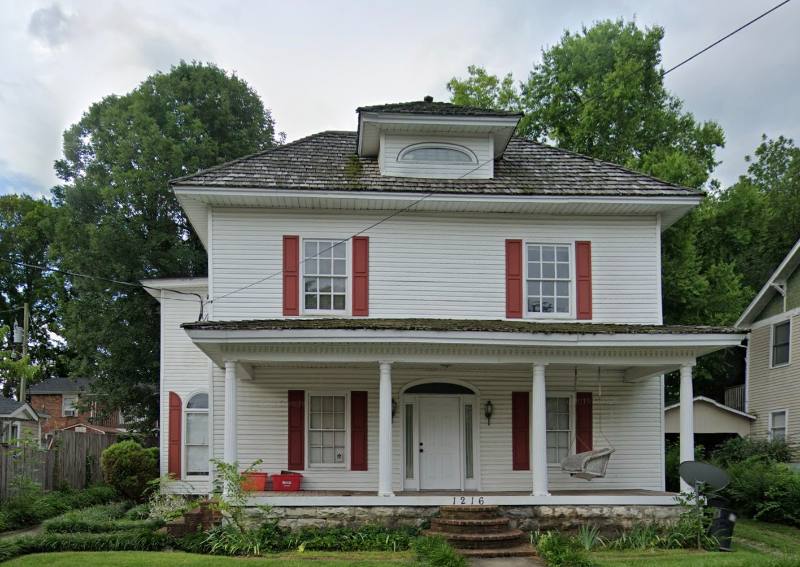 Apartment for rent at 1216 Park St #1, Bowling Green, KY 42101