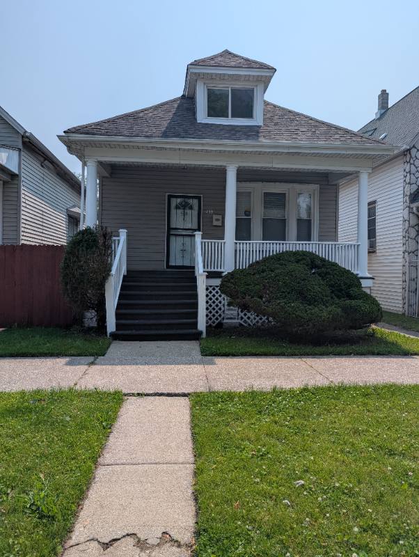 House for rent at 7633 Langley Ave, Chicago, IL 60619