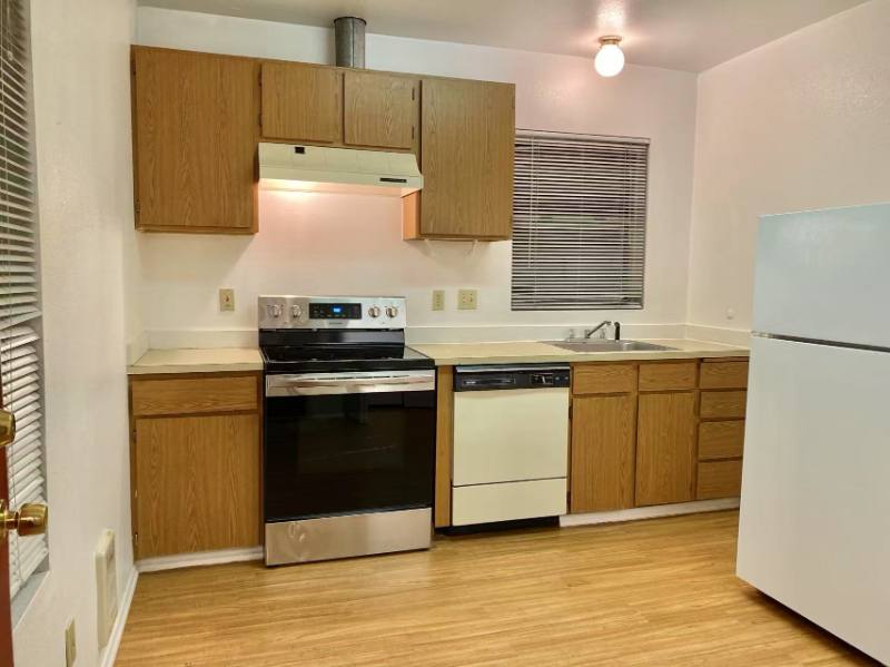 Apartment for rent at 4226 7th Ave NE #5, Seattle, WA 98105
