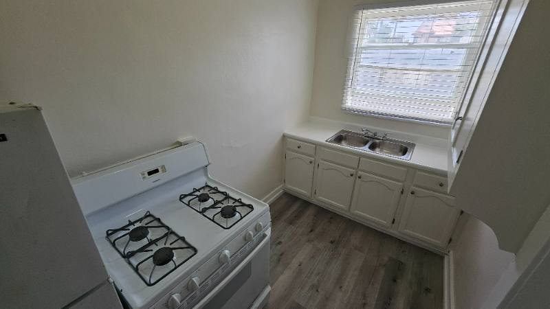 Apartment for rent at 815 S Lake St #208, Los Angeles, CA 90057