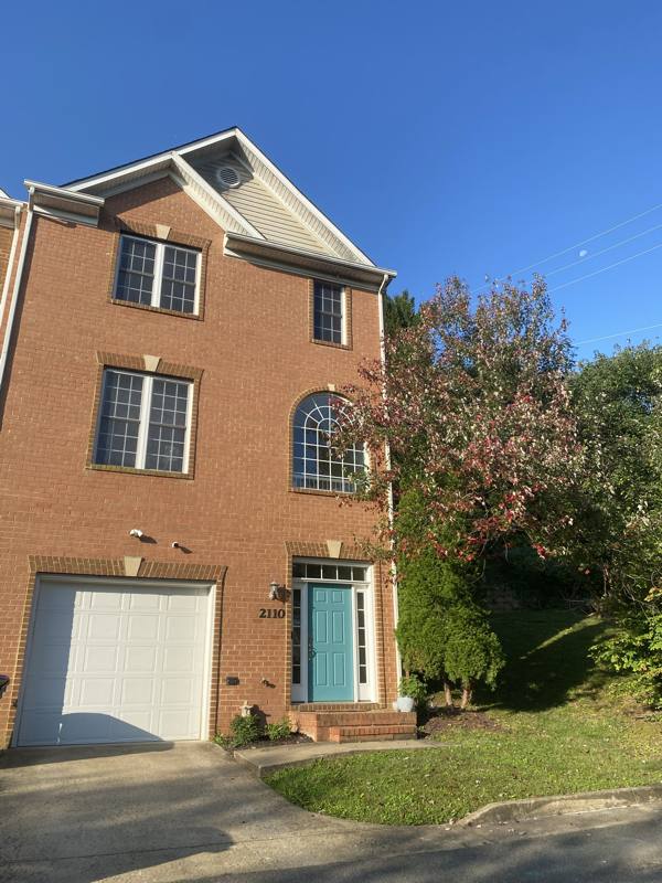Townhouse for rent at 2110 Caroline St, Fredericksburg, VA 22401