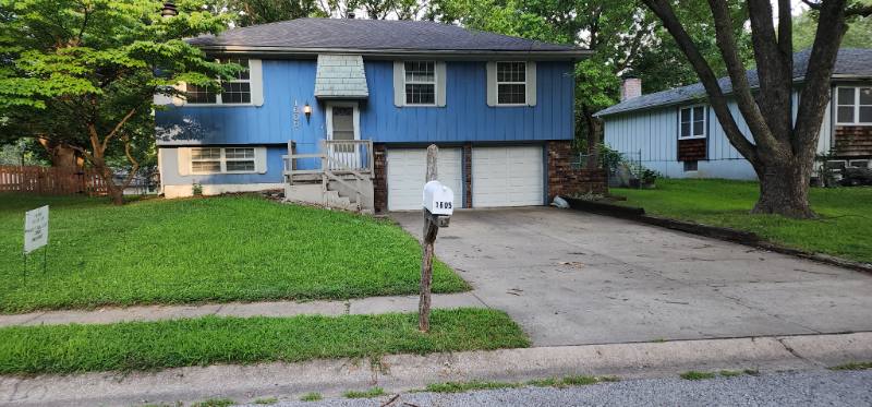 House for rent at 1605 SE Stratford, Blue Springs, MO 64014