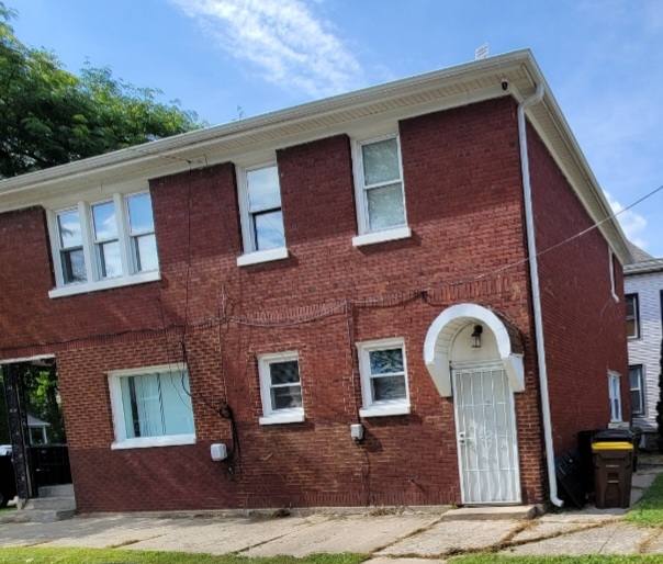 Apartment for rent at 629 Kent St #2, Rockford, IL 61102