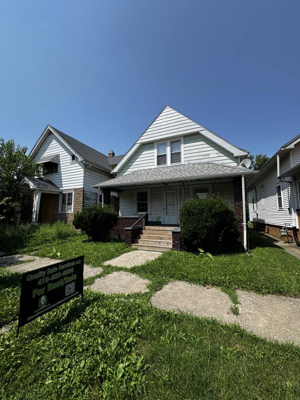 319 E Streicher St #1, Toledo, OH 43608