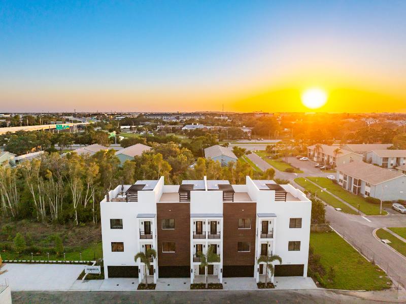 Townhouse for rent at 10330 2nd Way N, Saint Petersburg, FL 33716