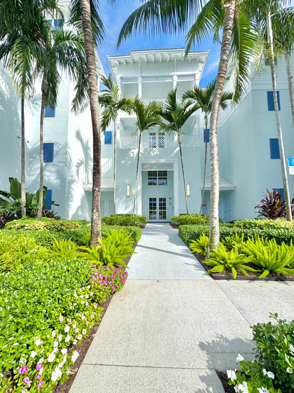 Apartment for rent at 341 Bay Colony Dr N, North Palm Beach, FL 33408