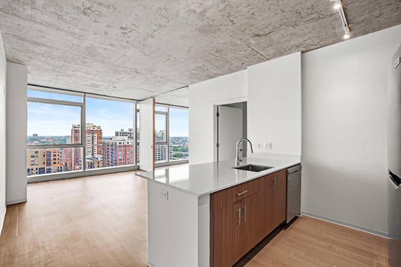 Apartment for rent at 1400 E 14th Place, Chicago, IL 60605