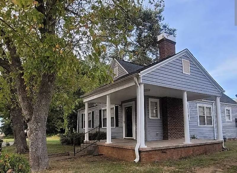 House for rent at 604 W Smith St, Gaffney, SC 29341