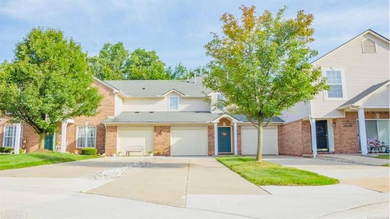 Condo for rent at 21083 Cooper, Macomb, MI 48044