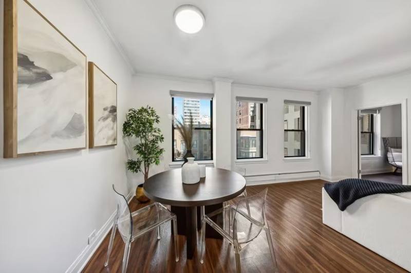 Apartment for rent at 120 E Chestnut St, Chicago, IL 60611