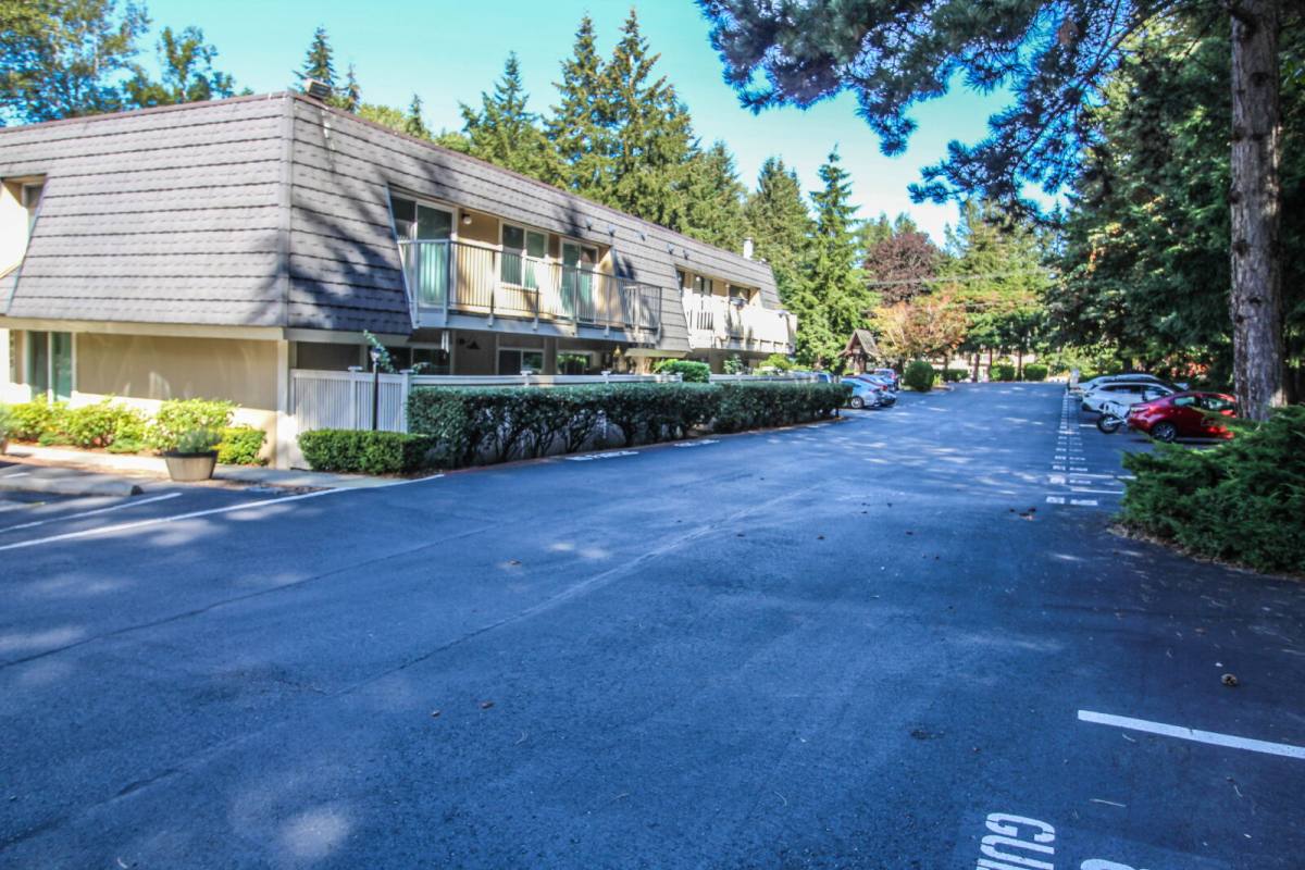 Condo for rent at 9907 NE 124th St #814, Kirkland, WA 98034