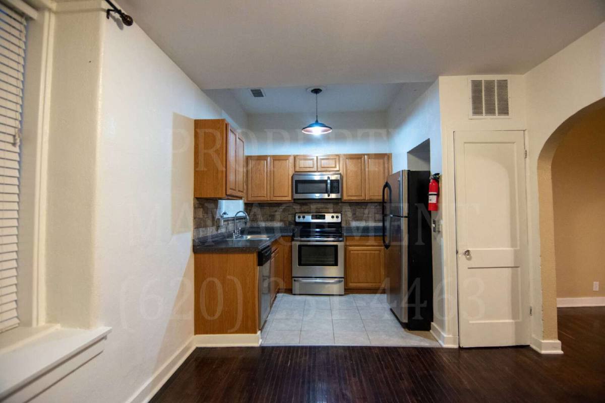 House for rent at 112 1 2 R E Main St, Coffeyville, KS 67337