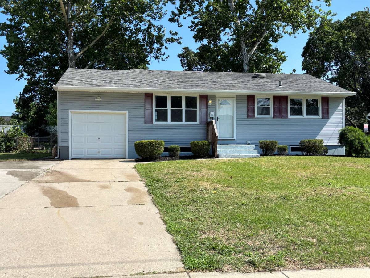 House for rent at 489 University Blvd, Wenonah, NJ 08090