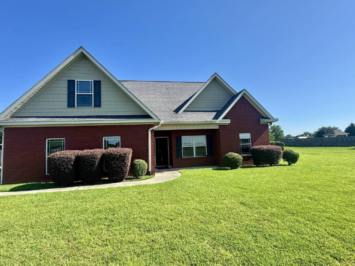 House for rent at 71 High Point Rd, Newton, AL 36352