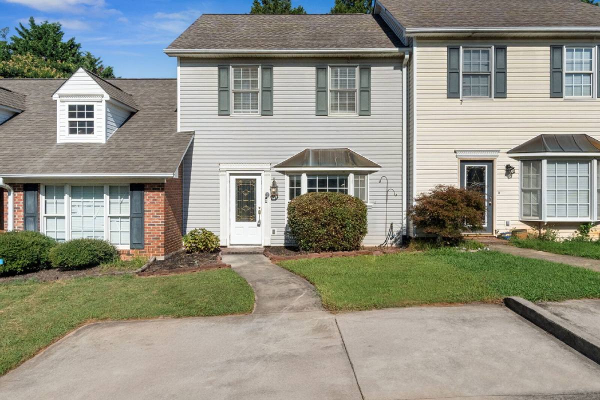 Townhouse for rent at 378 W Pointe Dr, Spartanburg, SC 29301
