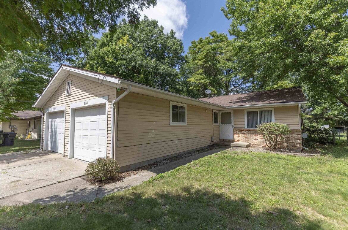 House for rent at 3321 Henry St, Midland, MI 48642